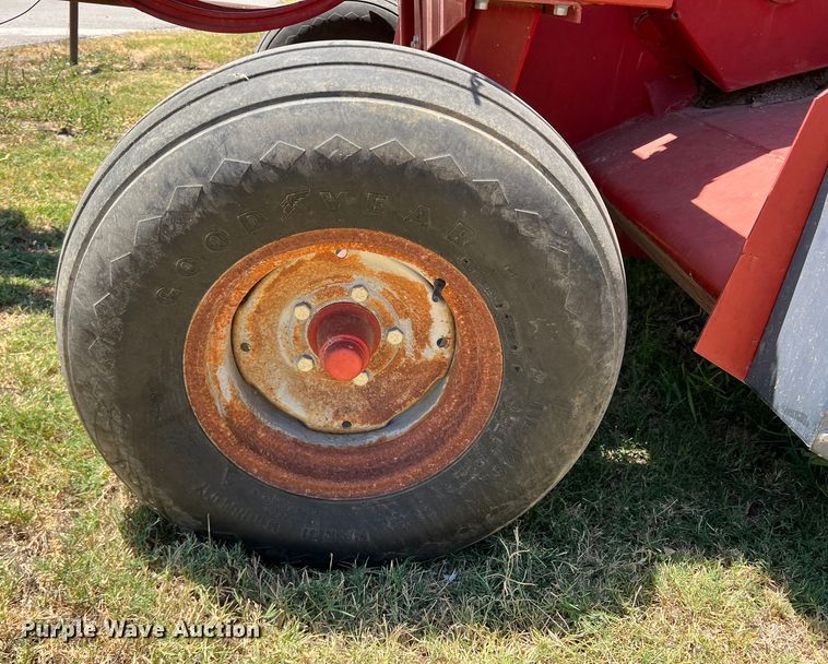 image for item DN3129 1997 Case IH 8545  small square baler