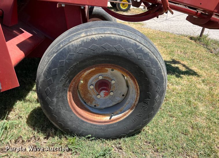 image for item DN3129 1997 Case IH 8545  small square baler