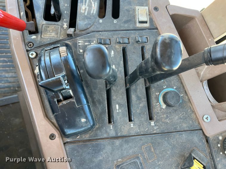 image for item DN3130 1997 John Deere 7810  MFWD tractor