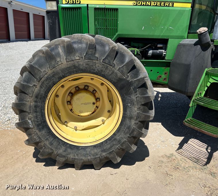 image for item DN3130 1997 John Deere 7810  MFWD tractor