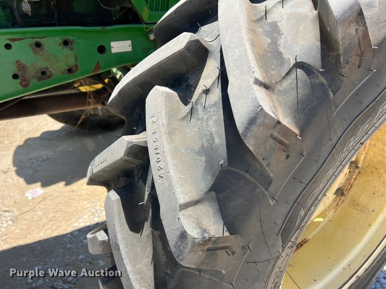 image for item DN3130 1997 John Deere 7810  MFWD tractor