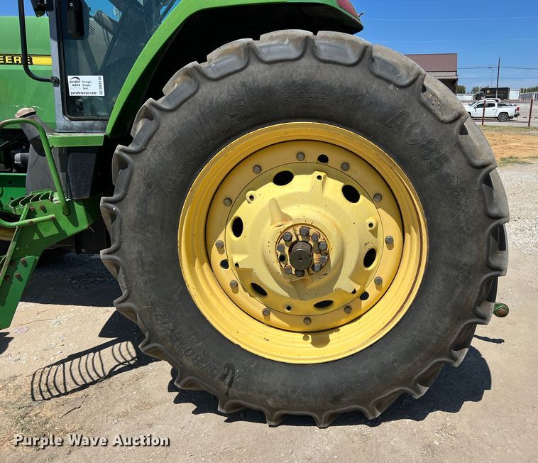 image for item DN3130 1997 John Deere 7810  MFWD tractor