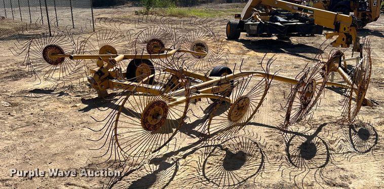 image for item DN3131 Vermeer WR20  hay rake