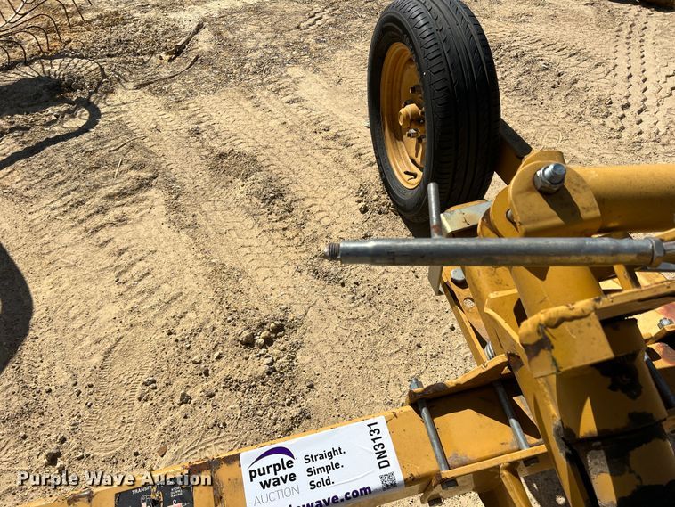 image for item DN3131 Vermeer WR20  hay rake