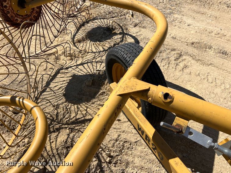 image for item DN3131 Vermeer WR20  hay rake