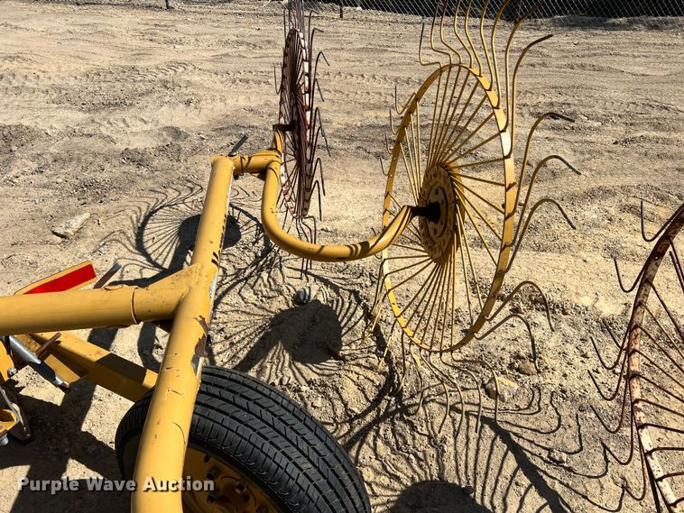 image for item DN3131 Vermeer WR20  hay rake