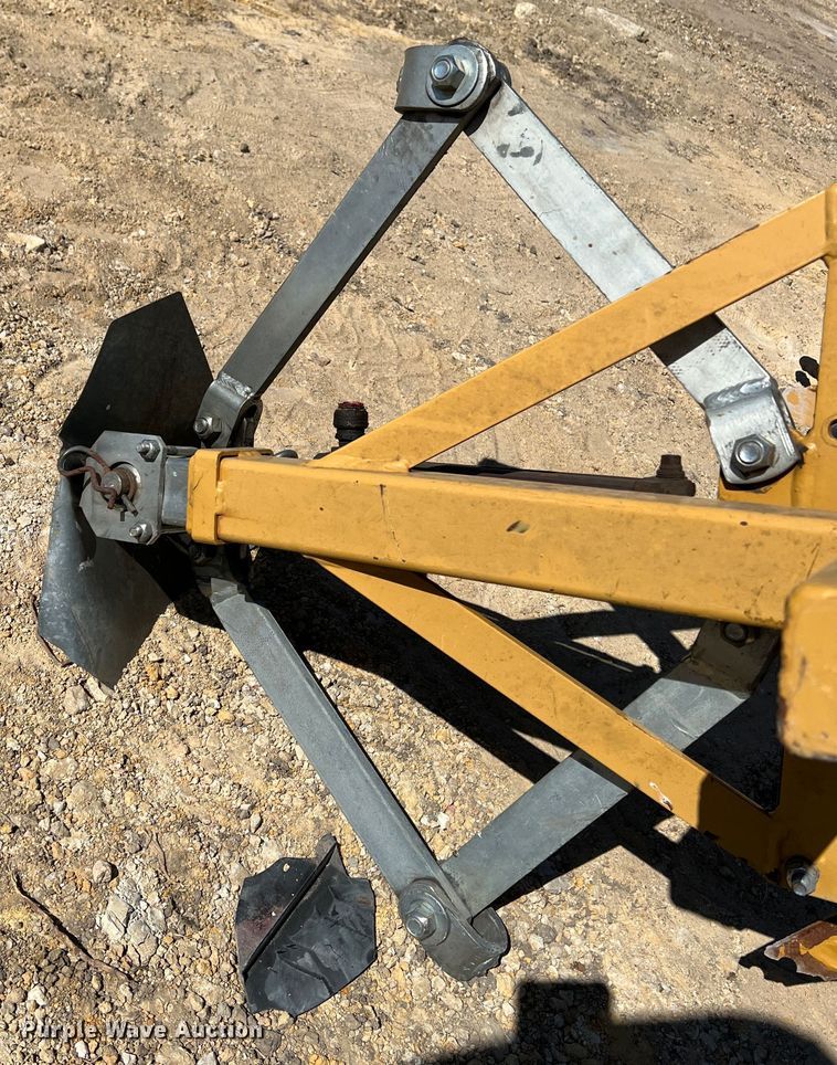 image for item DN3131 Vermeer WR20  hay rake