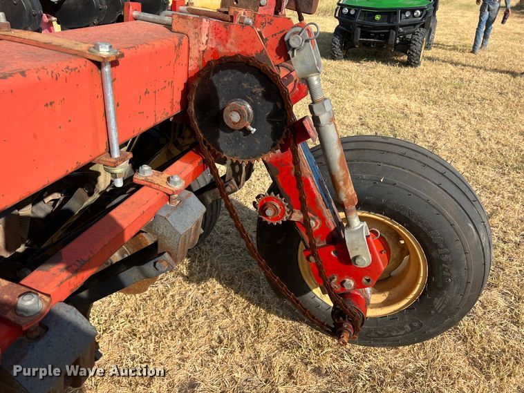 image for item DN3146 Krause 5430  no-till grain drill