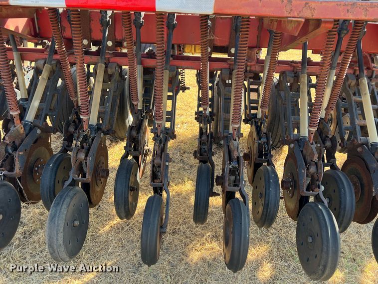 image for item DN3146 Krause 5430  no-till grain drill