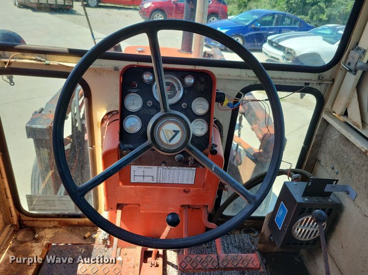 image for item DN4059 1967 Allis Chalmers 190XT  tractor