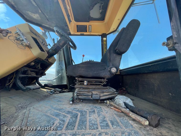 image for item DN4740 1985 Steiger Cougar KR-1280  4WD tractor