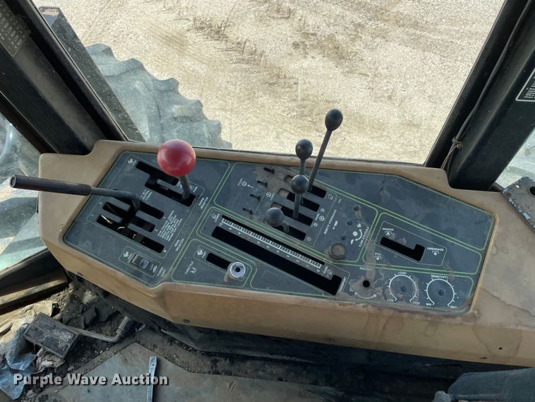 image for item DN4740 1985 Steiger Cougar KR-1280  4WD tractor