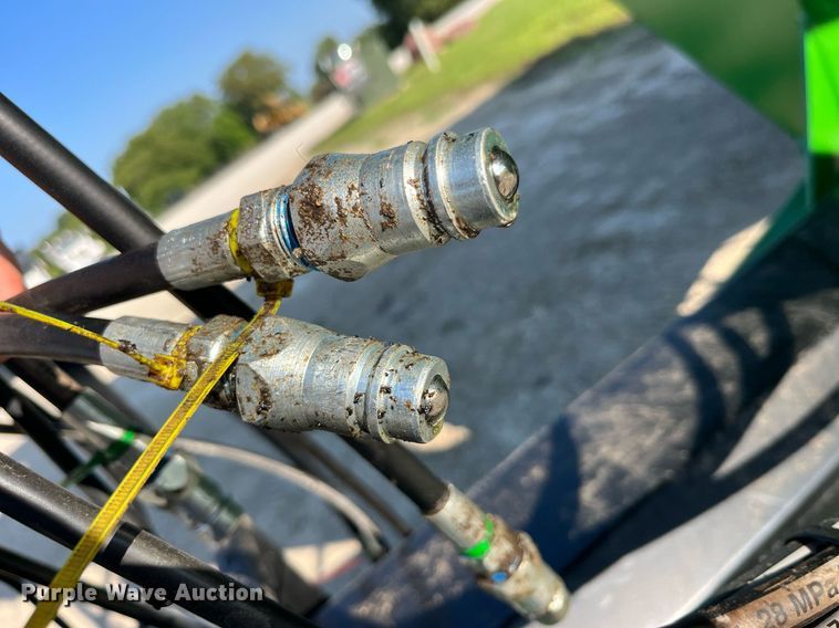 image for item DP2049 2008 J&M 1000  grain cart