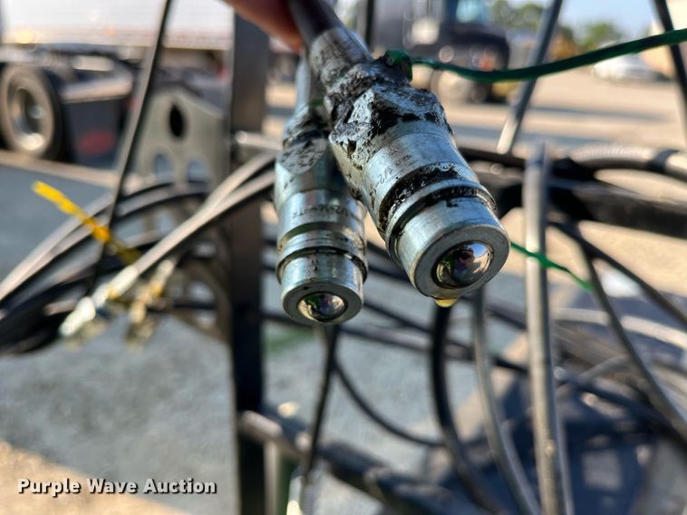 image for item DP2049 2008 J&M 1000  grain cart