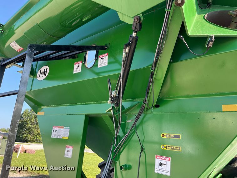image for item DP2049 2008 J&M 1000  grain cart