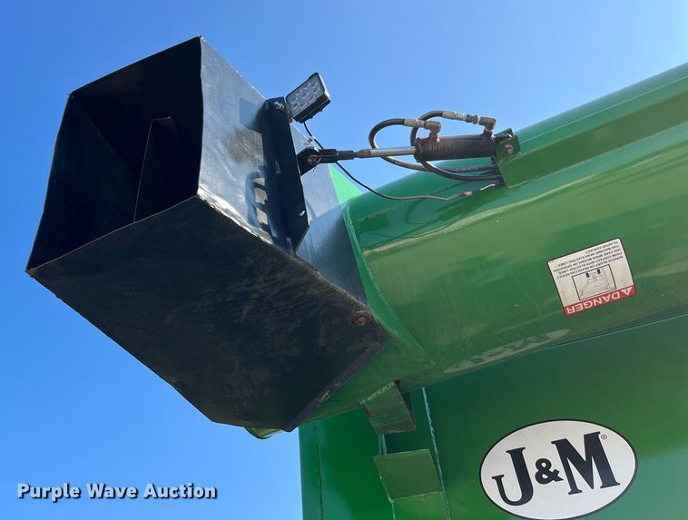 image for item DP2049 2008 J&M 1000  grain cart