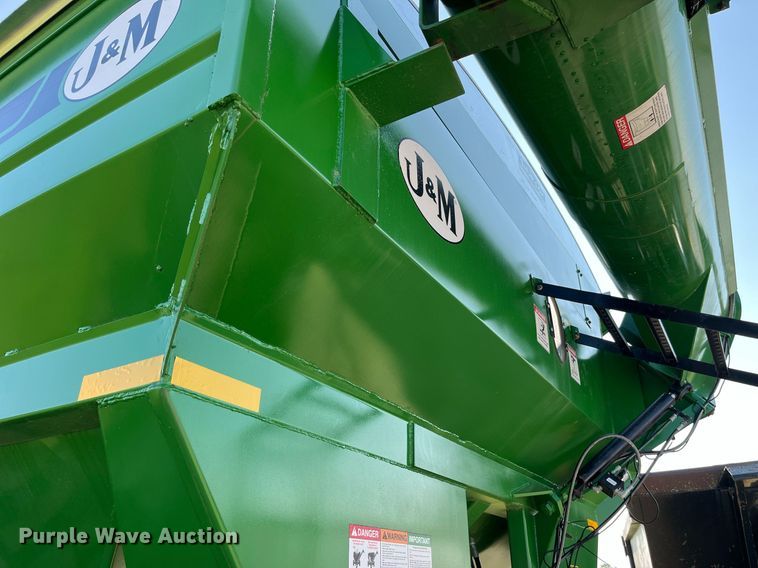 image for item DP2049 2008 J&M 1000  grain cart
