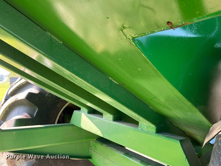 image for item DP2049 2008 J&M 1000  grain cart