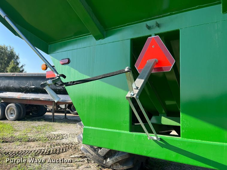 image for item DP2049 2008 J&M 1000  grain cart