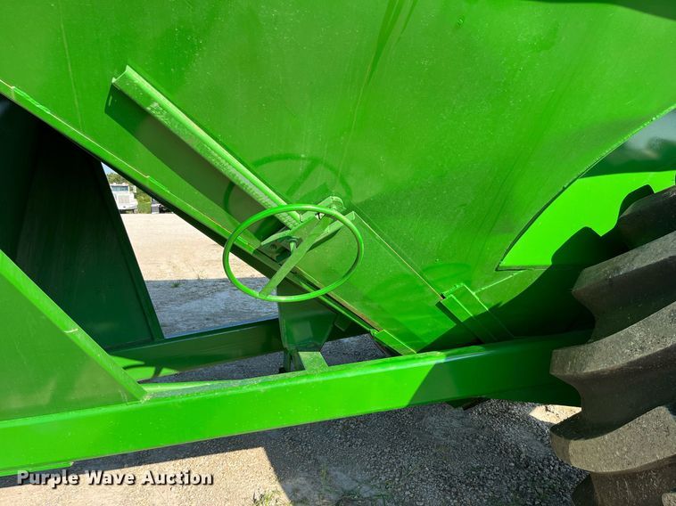 image for item DP2049 2008 J&M 1000  grain cart