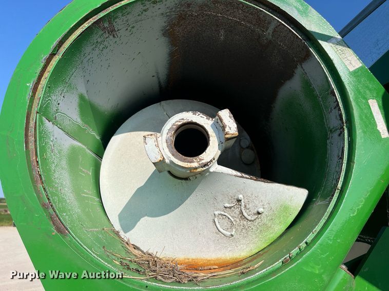 image for item DP2049 2008 J&M 1000  grain cart