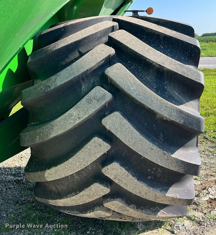 image for item DP2049 2008 J&M 1000  grain cart