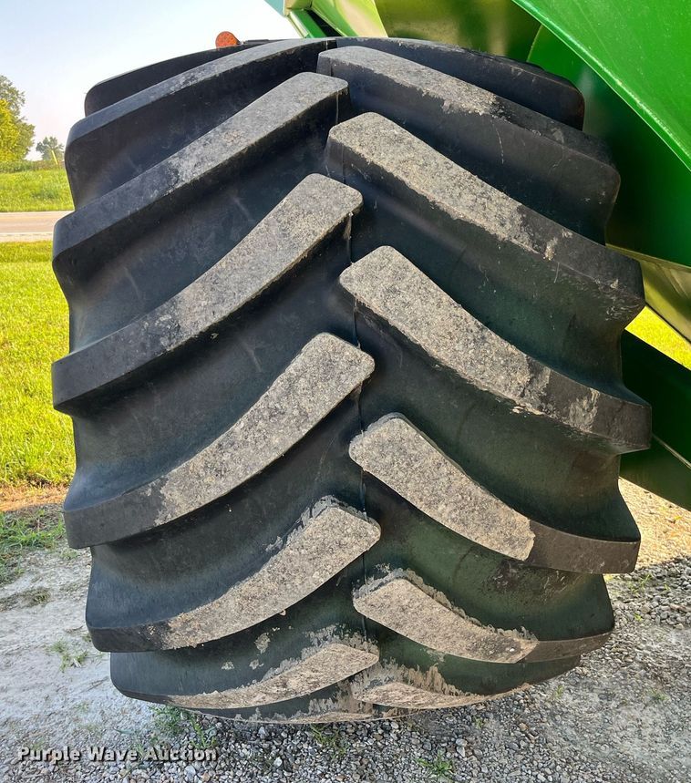 image for item DP2049 2008 J&M 1000  grain cart