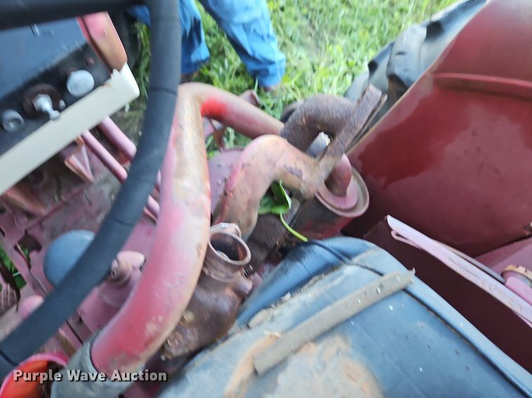 image for item DP2326 International 424  tractor