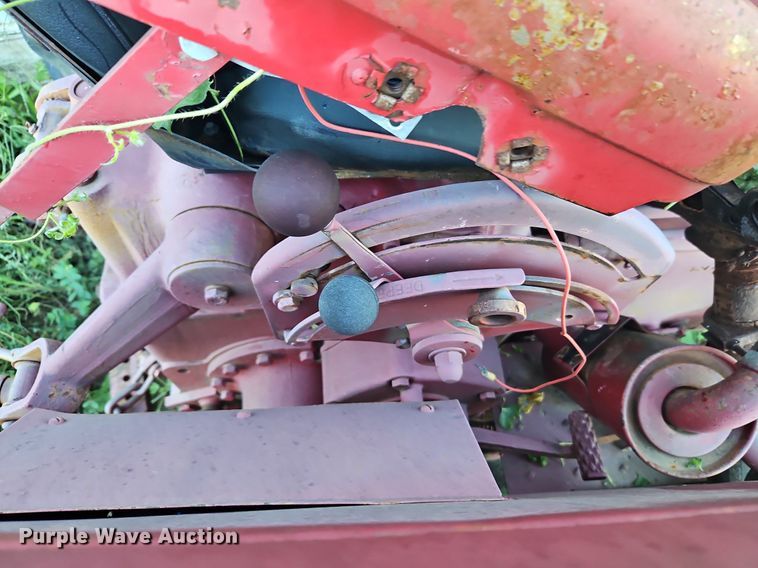 image for item DP2326 International 424  tractor