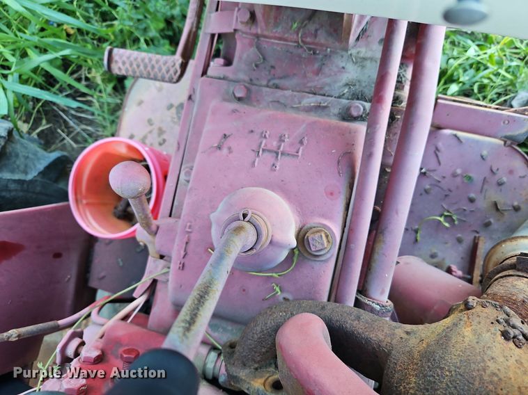 image for item DP2326 International 424  tractor