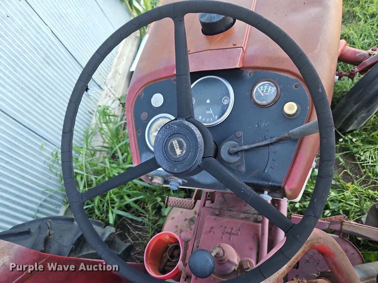 image for item DP2326 International 424  tractor