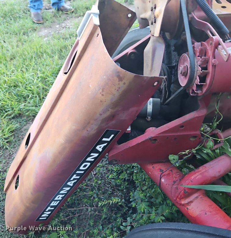 image for item DP2326 International 424  tractor