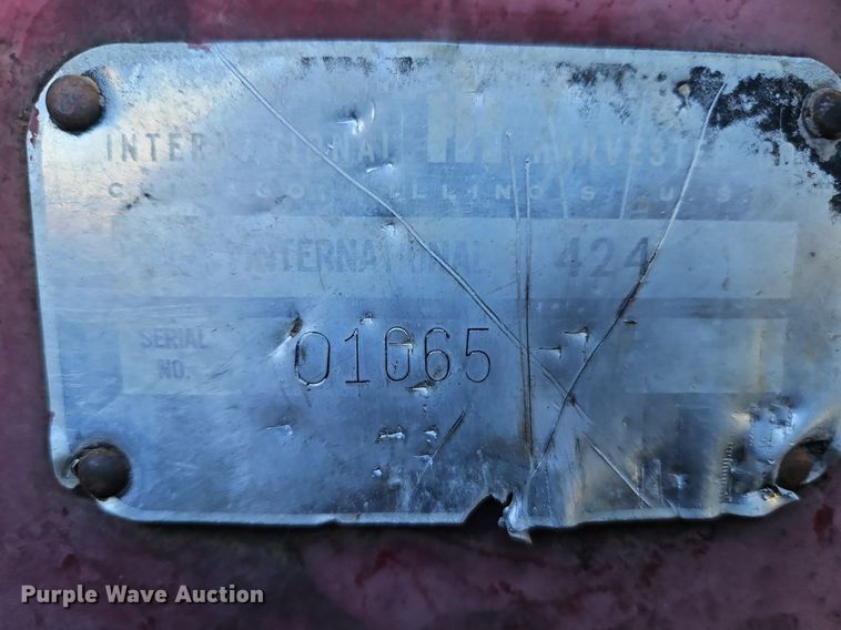 image for item DP2326 International 424  tractor