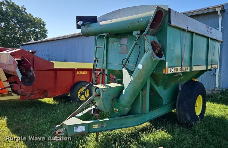 image for item DP2328 John  Deere 400  grain cart