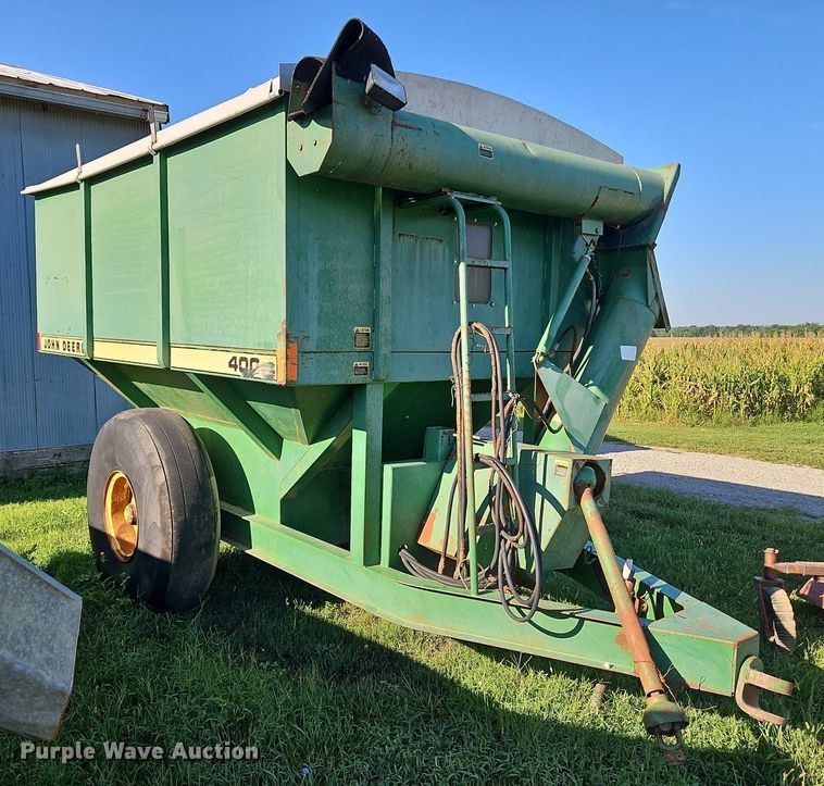 image for item DP2328 John  Deere 400  grain cart