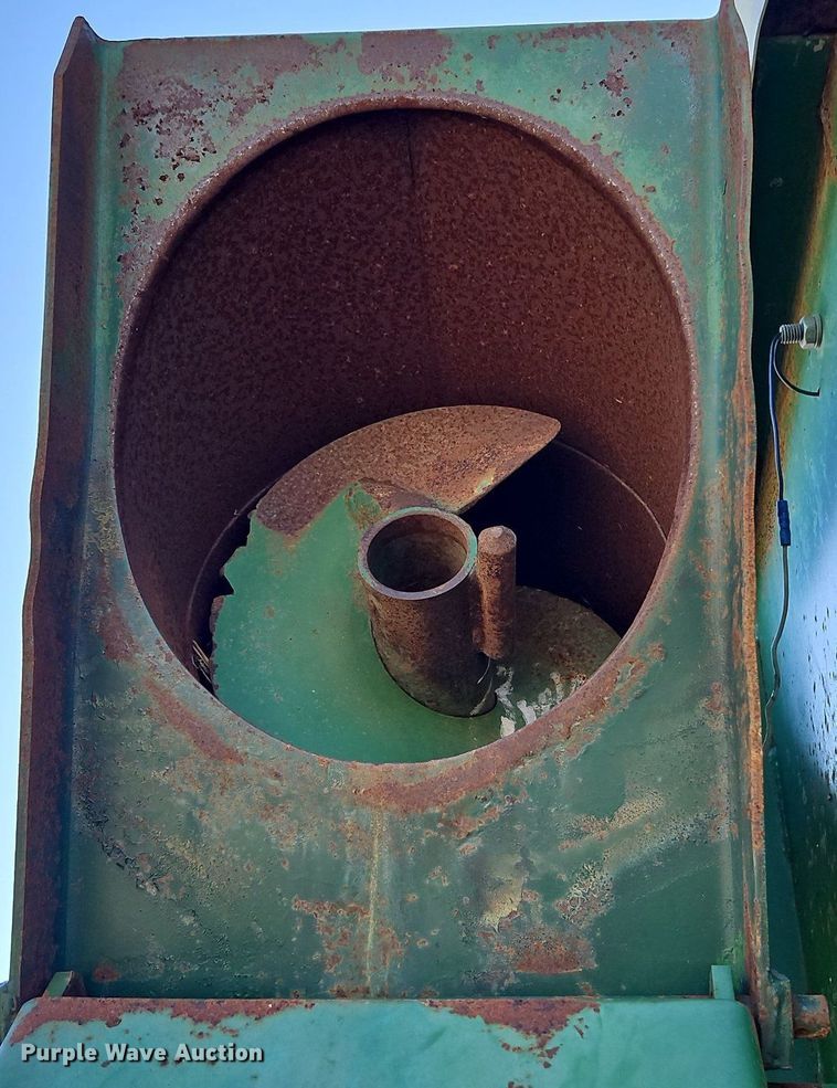 image for item DP2328 John  Deere 400  grain cart