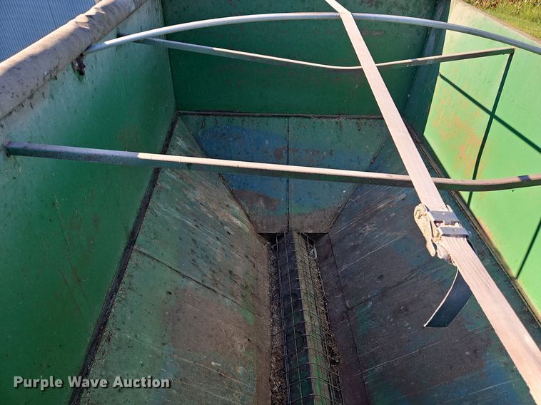 image for item DP2328 John  Deere 400  grain cart