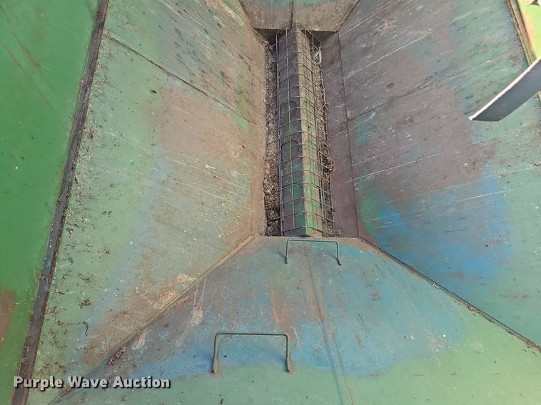 image for item DP2328 John  Deere 400  grain cart