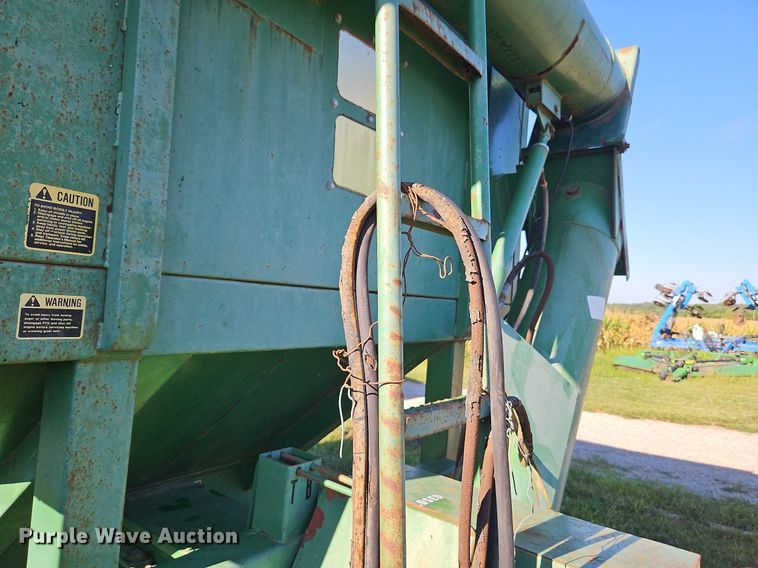 image for item DP2328 John  Deere 400  grain cart