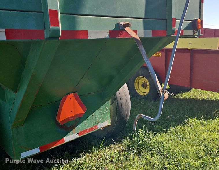 image for item DP2328 John  Deere 400  grain cart