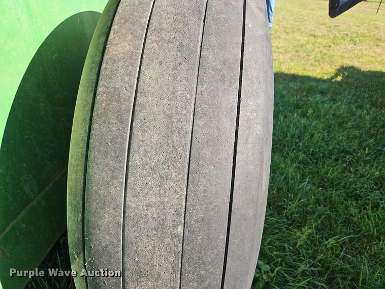 image for item DP2328 John  Deere 400  grain cart