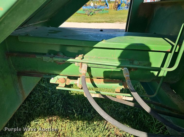 image for item DP2328 John  Deere 400  grain cart