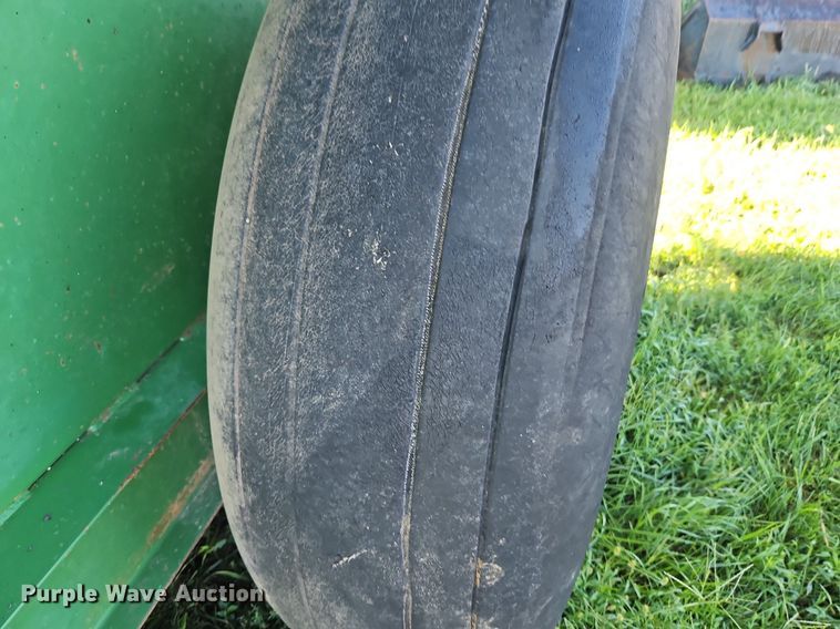 image for item DP2328 John  Deere 400  grain cart