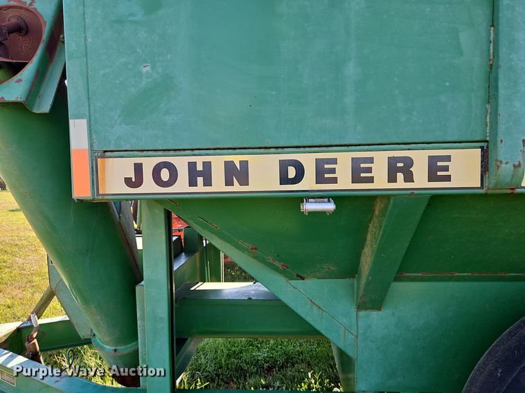 image for item DP2328 John  Deere 400  grain cart