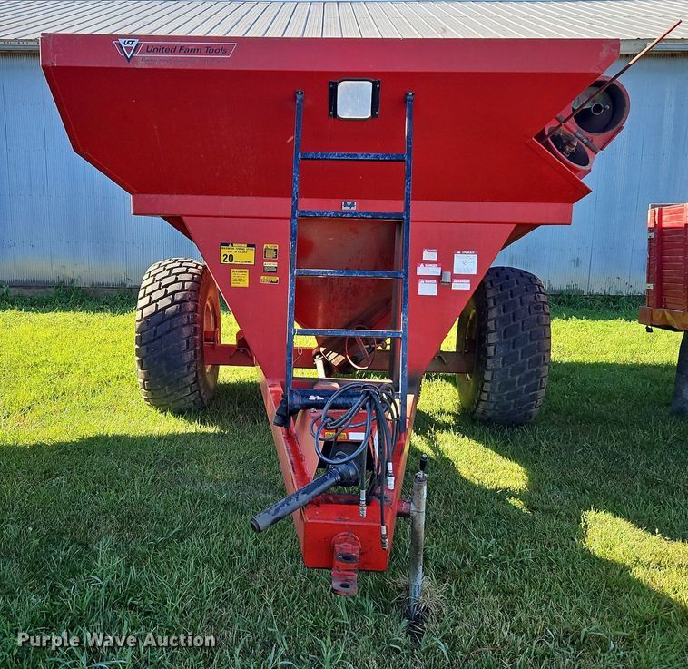 image for item DP2329 United Farm Tool GCP  grain cart