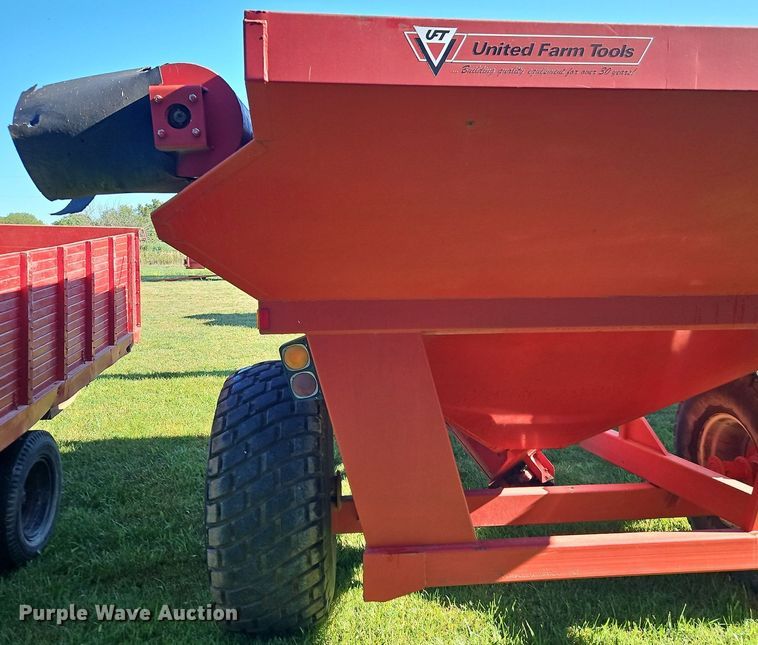 image for item DP2329 United Farm Tool GCP  grain cart