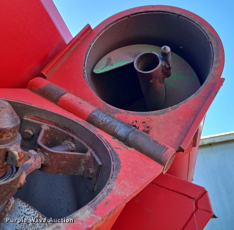 image for item DP2329 United Farm Tool GCP  grain cart