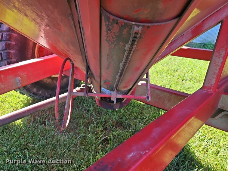 image for item DP2329 United Farm Tool GCP  grain cart