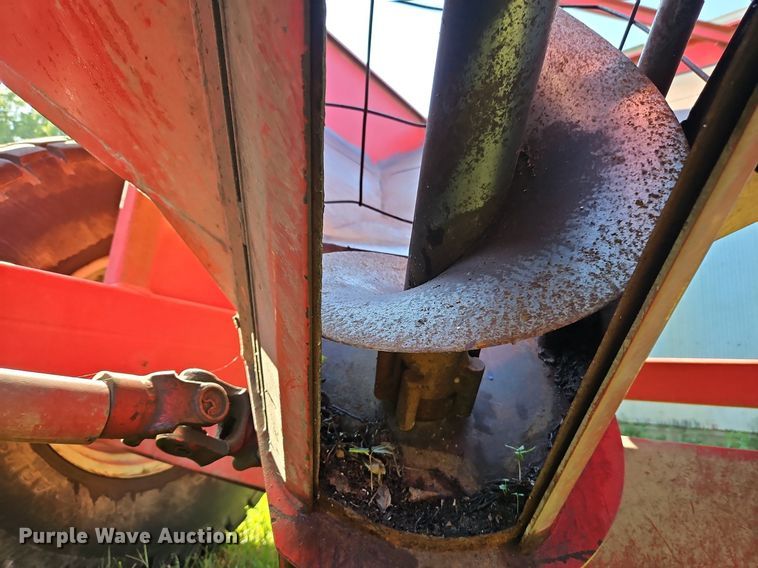 image for item DP2329 United Farm Tool GCP  grain cart