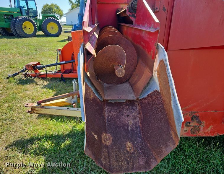 image for item DP2333 Schuler 175BF  feed wagon